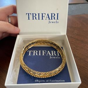 Vintage Trifari Gold Bangle Bracelet